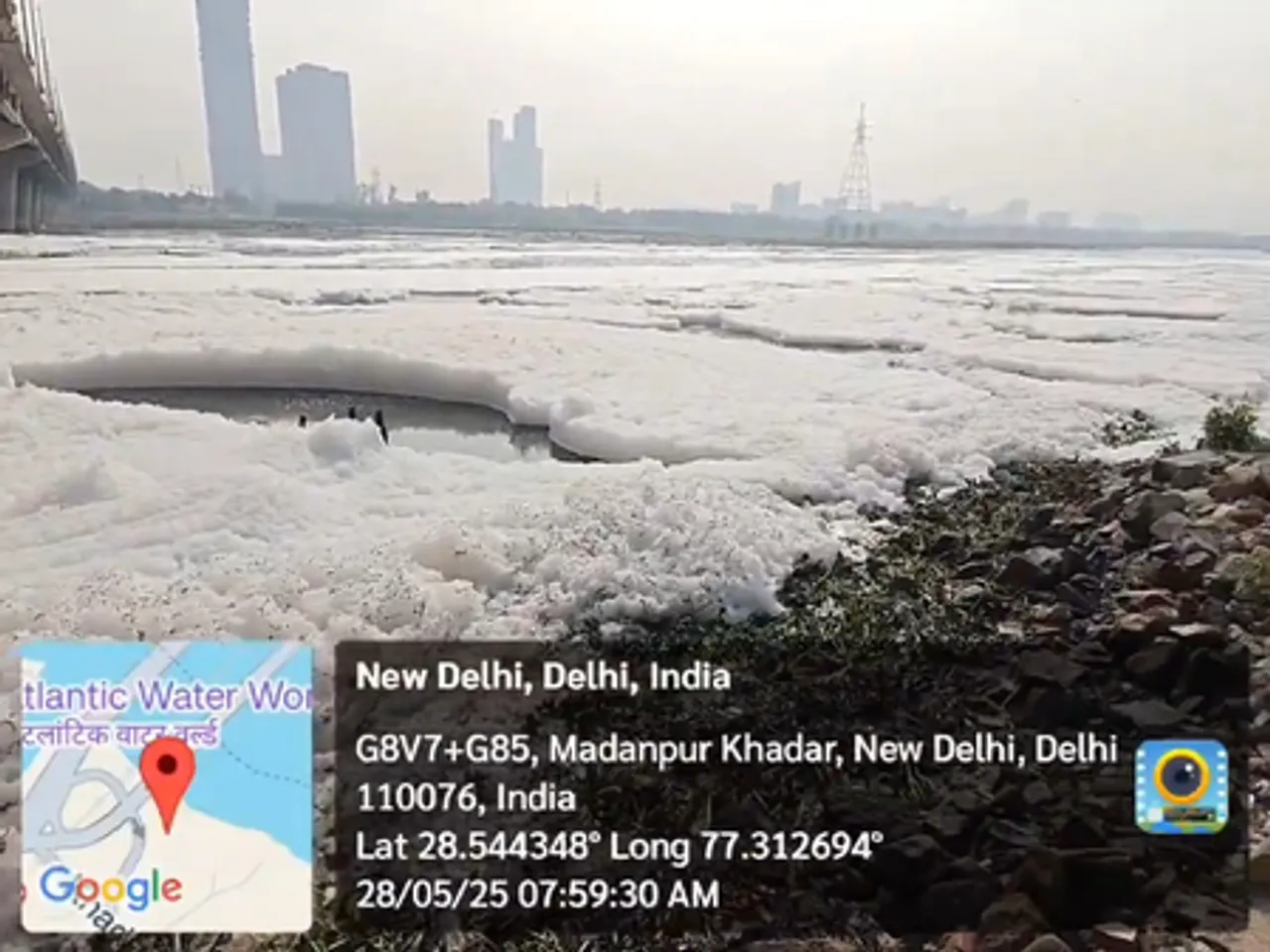 यमुना में झाग बनने पर आप का भाजपा पर हमला, 'इतना प्रदूषण यमुना के इतिहास में कभी नहीं हुआ'