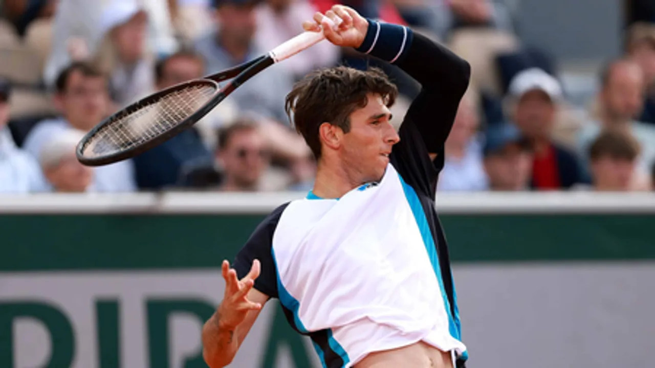 Italian qualifier sMatteo Gigante tuns Tsitsipas, reaches third round of the French Open men's singeles at Roland Garros