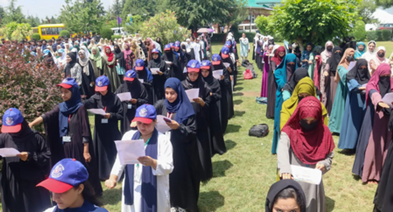 Srinagar: ‘Yuva Shakti Bharat Ki Shakti’ National Student Pledge Program