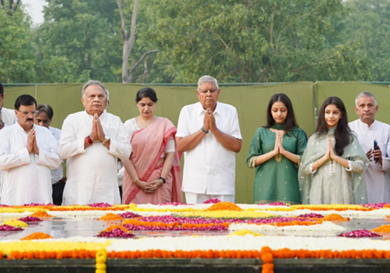 पूर्व पीएम चौधरी चरण सिंह की 38वीं पुण्यतिथि, उपराष्ट्रपति जगदीप धनखड़ ने दी किसान घाट पर श्रद्धांजलि