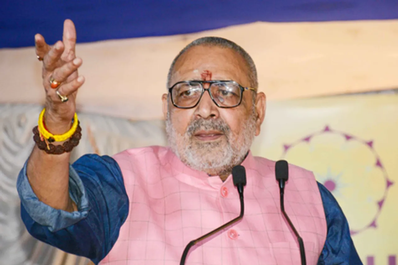 डबल इंजन की सरकार में जिन्हें बिहार का विकास नहीं दिखता, वे चश्मा बदलवा लें : गिरिराज सिंह