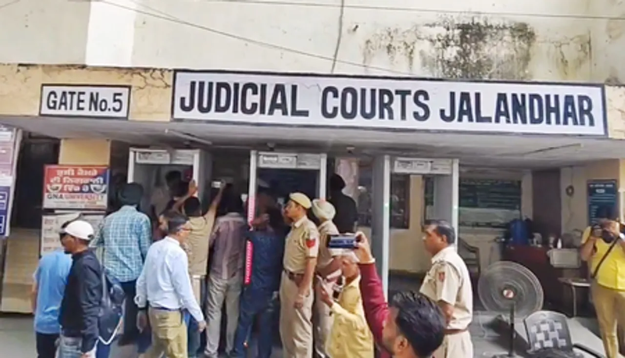भ्रष्टाचार मामले में फंसे आप विधायक रमन अरोड़ा का रिमांड चार दिन के लिए बढ़ा, समधी और बेटे सहित तीन नामजद