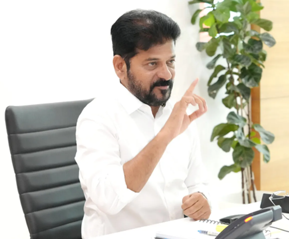 'सीधे पाकिस्तान के हाथों में खेल रहे हैं कांग्रेस नेता', अमित मालवीय ने उठाए रेवंत रेड्डी के बयान पर सवाल