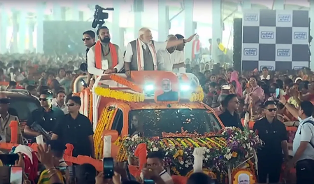 बिहार : खुली गाड़ी पर सवार होकर मंच तक पहुंचे पीएम मोदी, बिक्रमगंज से प्रदेश को दी 48,520 करोड़ रुपये की सौगात
