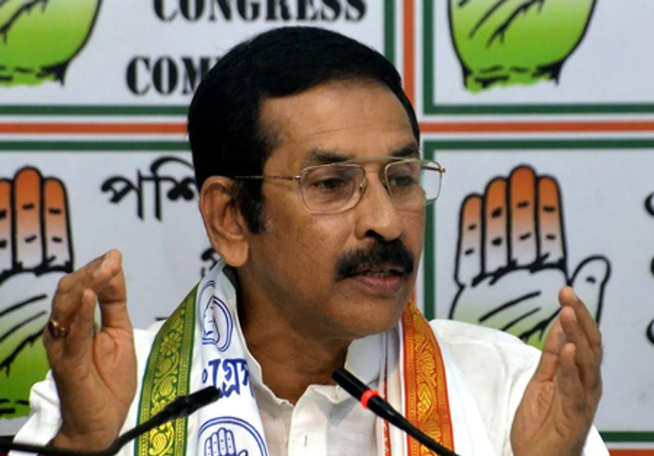 पश्चिम बंगाल : कांग्रेस नेता का टीएमसी पर निशाना, लोगों को बोलने से रोकने पर सरकार का नुकसान