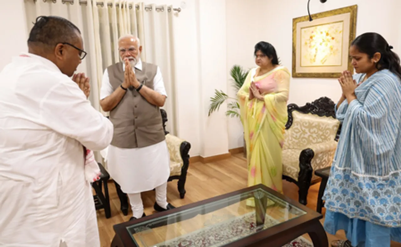 Kanpur: PM Modi Meets Family of Pahalgam Terror Attack Victim