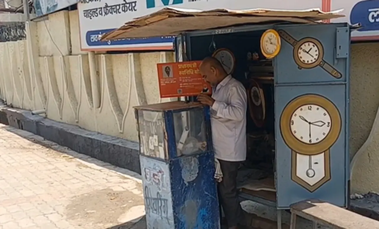 चंदौली:प्रधानमंत्री स्वनिधि योजना के तहत फुटकर व्यापारियों को मिल रहा सहूलियत भरा लोन