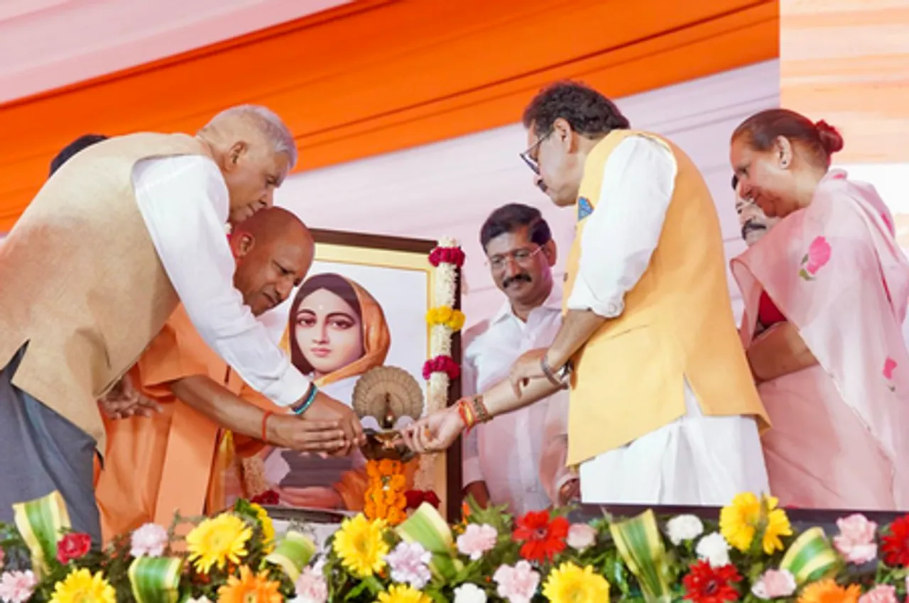 Agra: Vice President Jagdeep Dhankhar Pays Tribute to Ahilyabai Holkar
