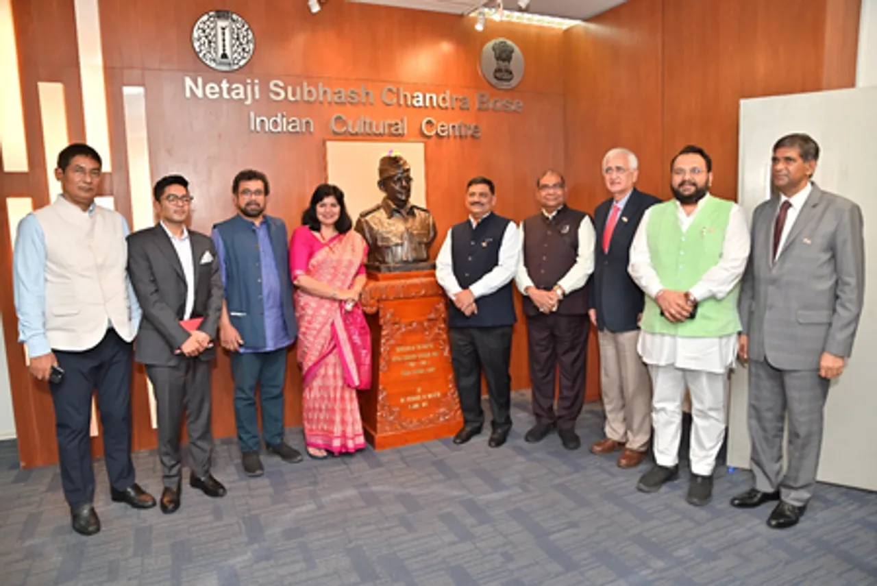 All-party delegation pays tribute to Netaji Subhas Chandra Bose, Swami Vivekananda in Malaysia