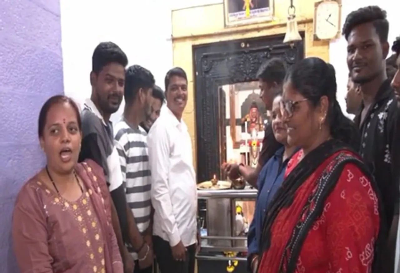 ई साला कप नामदे! आरसीबी की जीत के लिए मंदिर में पूजा-अर्चना