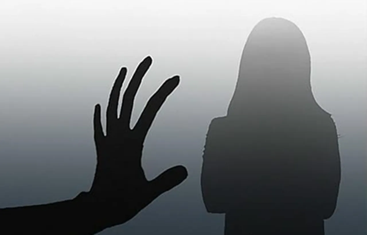 मुंबई में दहेज उत्पीड़न को लेकर महिला ने पति और ससुराल वालों के खिलाफ़ मामला दर्ज कराया
