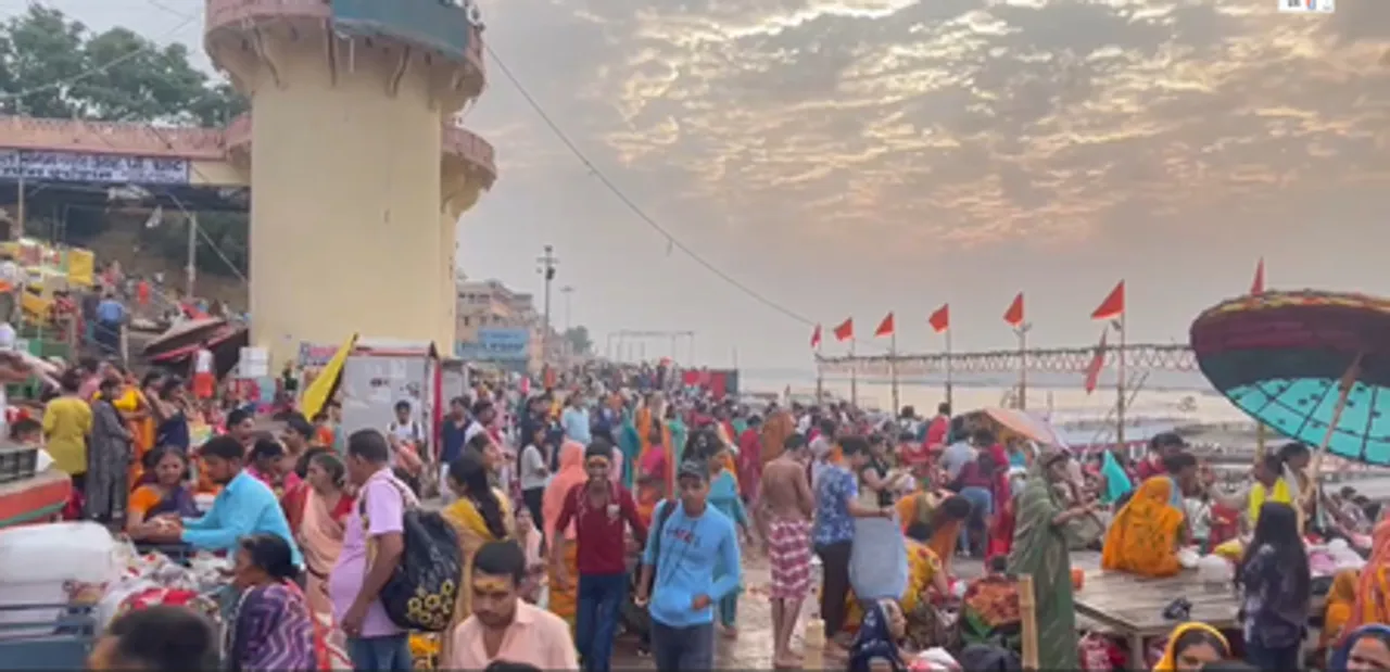 गंगा दशहरा पर काशी में उमड़ा आस्था का सैलाब, घाटों पर श्रद्धालुओं की भीड़
