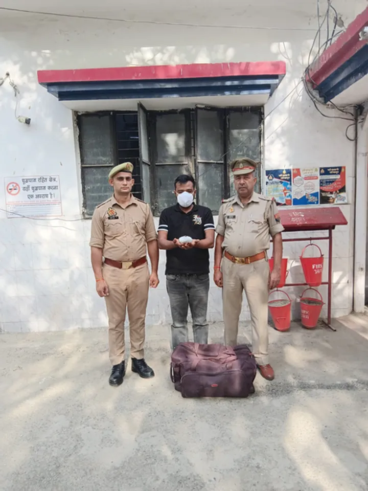 नोएडा में 10 किलो गांजे के साथ अंतरराष्ट्रीय तस्कर गिरफ्तार, विदेशी करेंसी भी बरामद