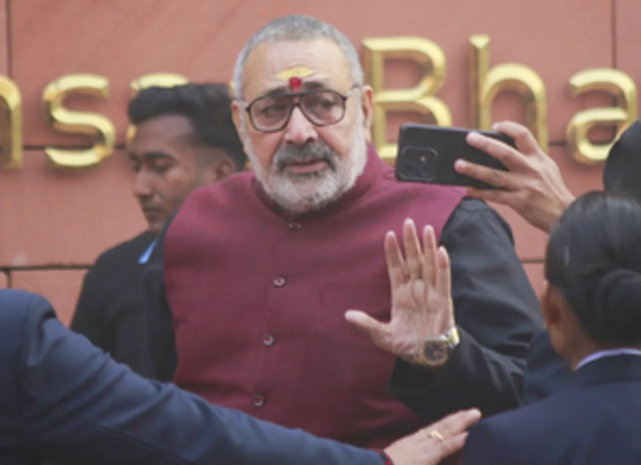पाकिस्तान जैसी है राहुल गांधी की भाषा, इनका बहिष्कार करना चाहिए: गिरिराज सिंह