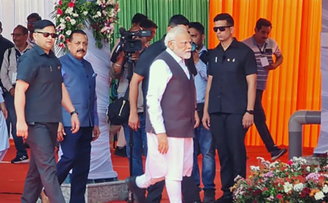 जम्मू-कश्मीर : पीएम मोदी ने किया चिनाब ब्रिज और अंजी पुल का उद्घाटन, वंदे भारत एक्सप्रेस ट्रेन को भी दिखाई हरी झंडी