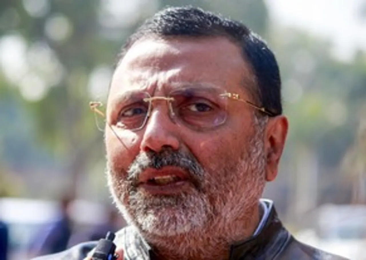 निशिकांत दुबे ने गांधी परिवार पर पाकिस्तान को नहर और डैम बनाने के लिए हजारों करोड़ रुपए देने का आरोप लगाया