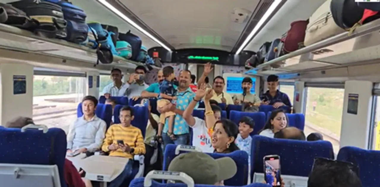 युवाओं ने कहा-हमने कभी सोचा नहीं था कि हम ट्रेन में बैठकर कश्मीर पहुंच पाएंगे