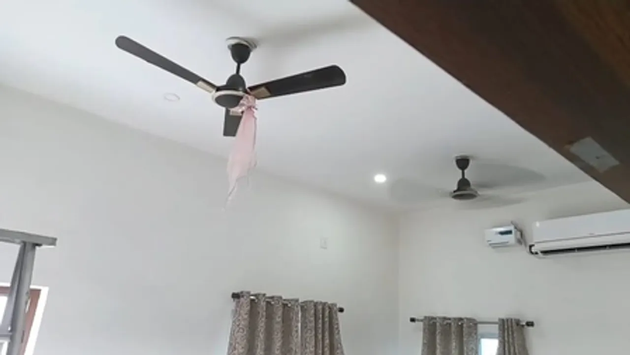 झारखंड: मैं फांसी लगाने जा रही... बॉयफ्रेंड को इतना कहकर फंदे से झूल गई तलाकशुदा महिला