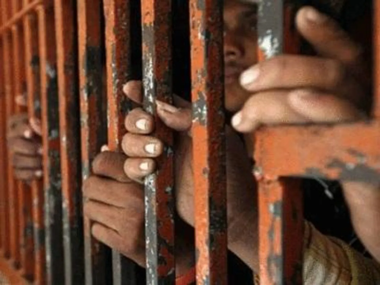 बांग्लादेश: अवामी लीग ने जेलों में पार्टी कार्यकर्ताओं की लक्षित हत्याओं की निंदा की