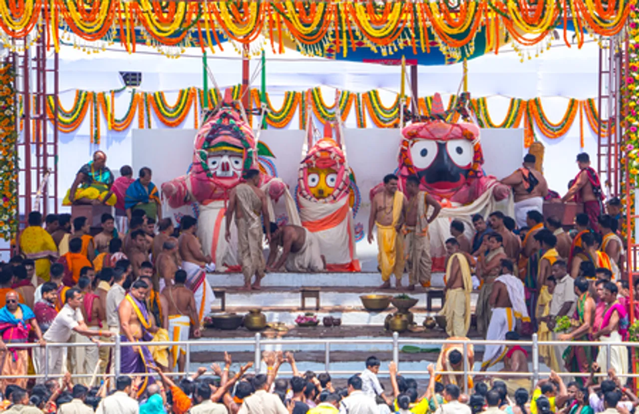 Puri: Ceremonial Bath of  Lord Jagannatha