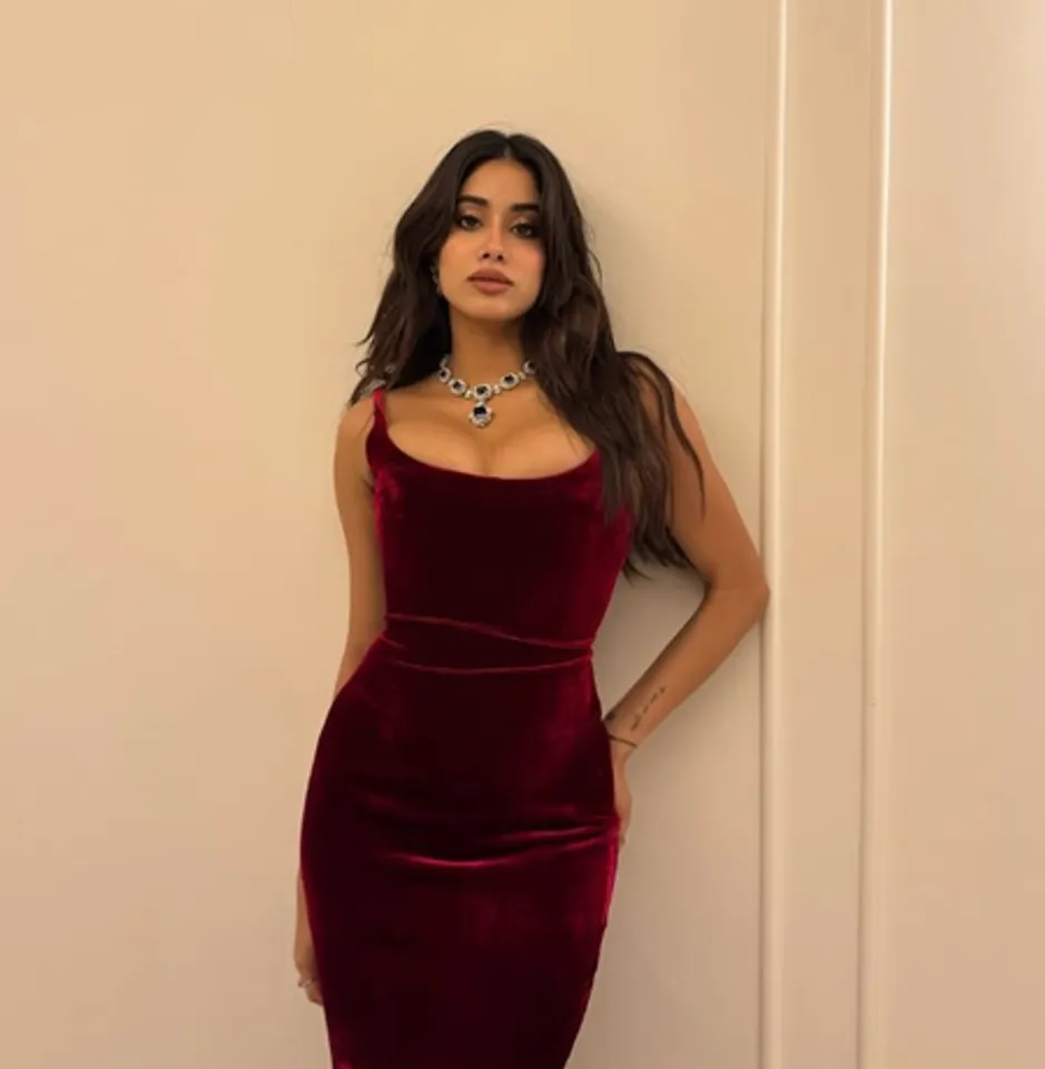 janhvi kapoor, air india plain crash