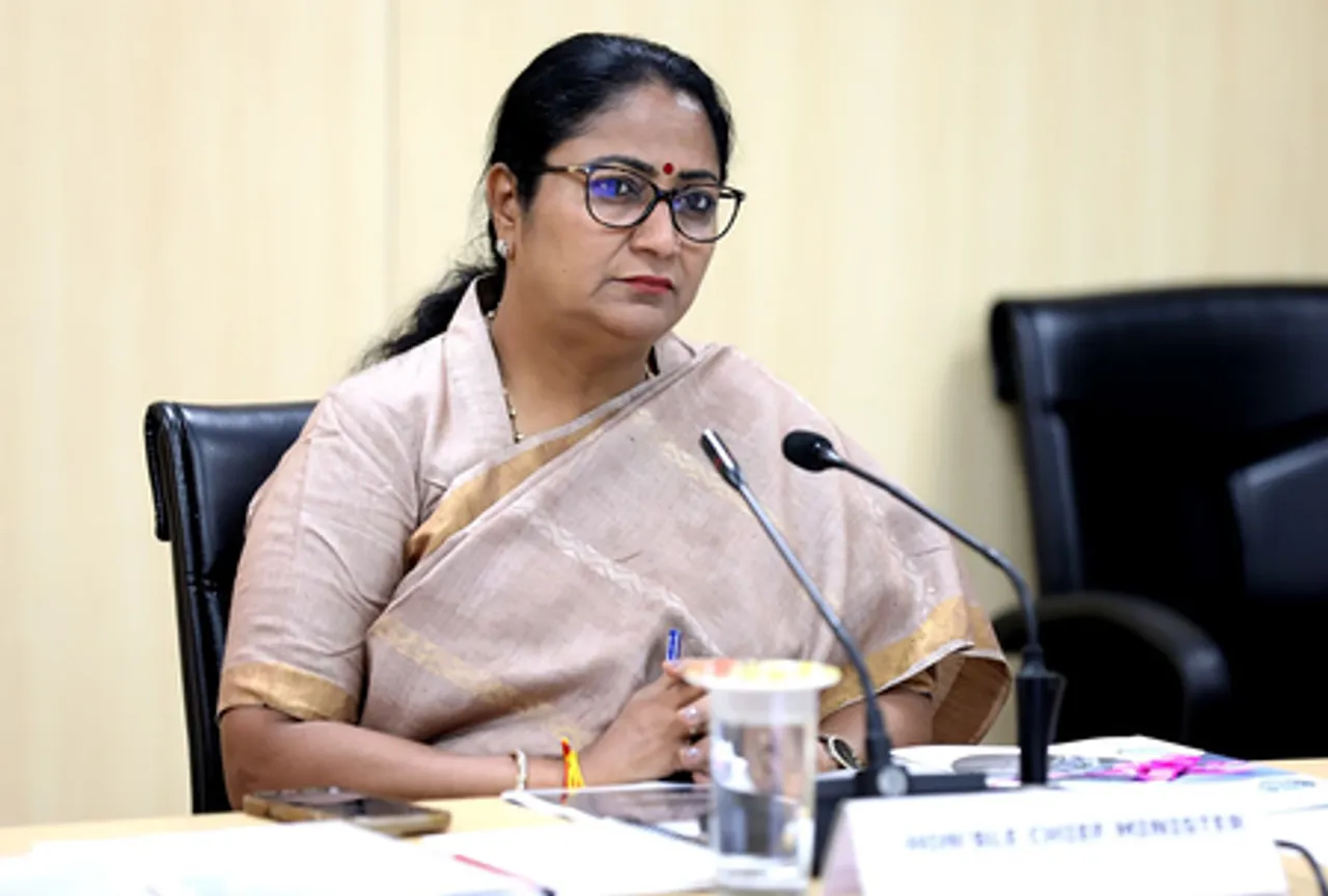 Rekha Gupta chairs a meeting of the Apex Committee on flood control