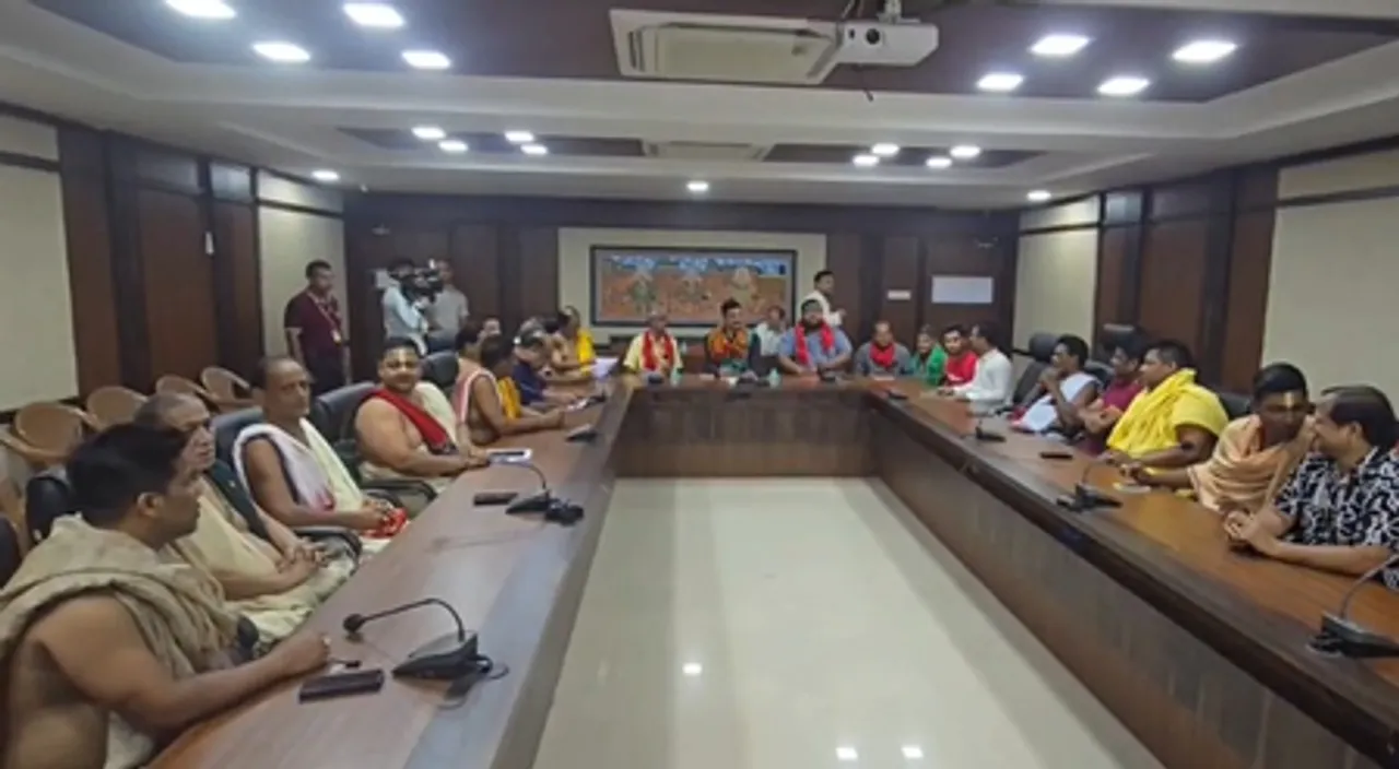 भव्य रथ यात्रा को लेकर जगन्नाथ मंदिर में एक उच्च स्तरीय समीक्षा बैठक आयोजित
