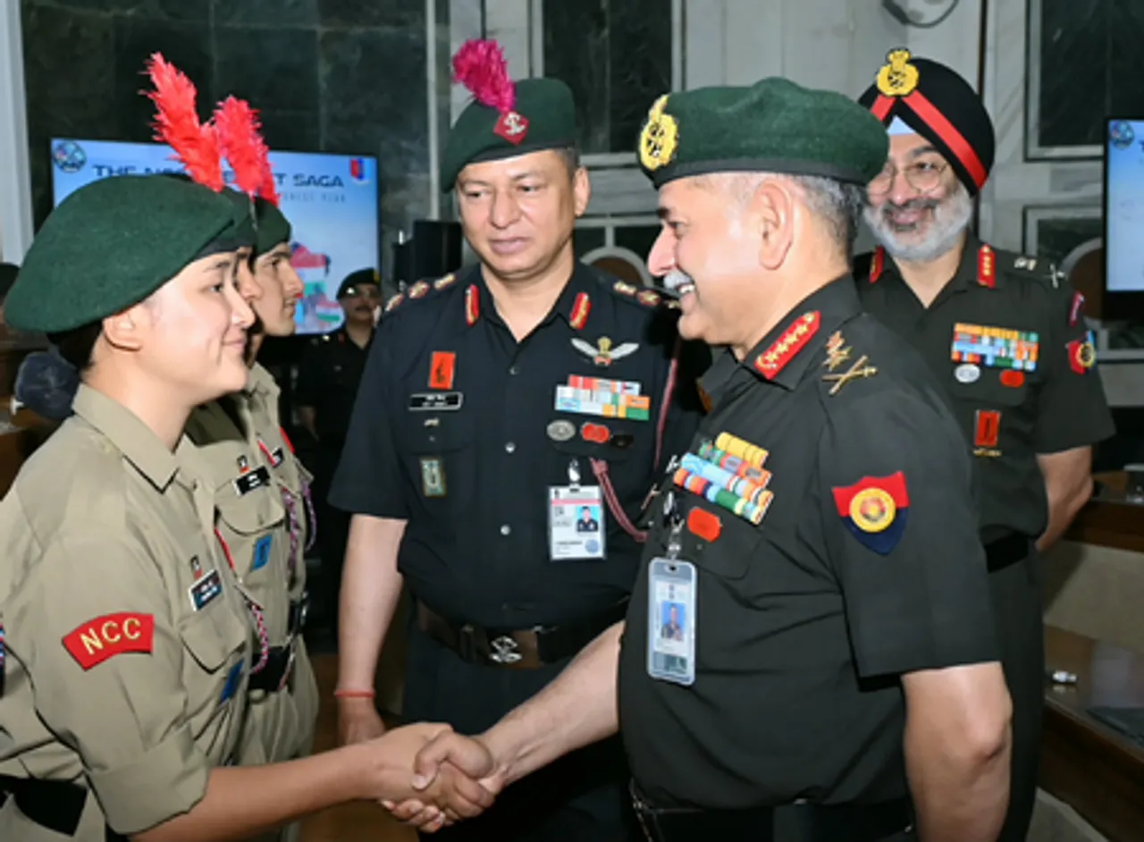 New Delhi: Army Chief felicitates NCC Everest expedition team