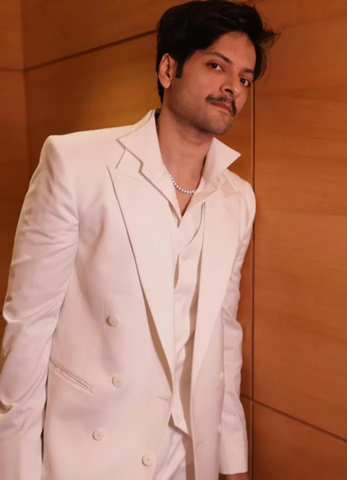 ali fazal, metro in dino