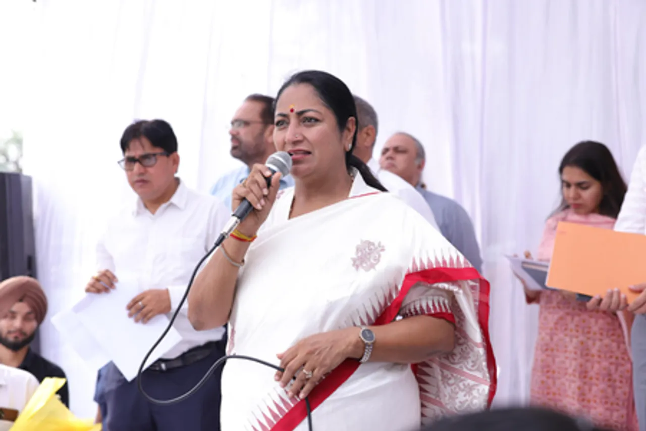 सीएम रेखा गुप्ता ने शालीमार बाग में किया विकास कार्यों का उद्घाटन, बोली- 'आदर्श विधानसभा क्षेत्र बनाना लक्ष्य'