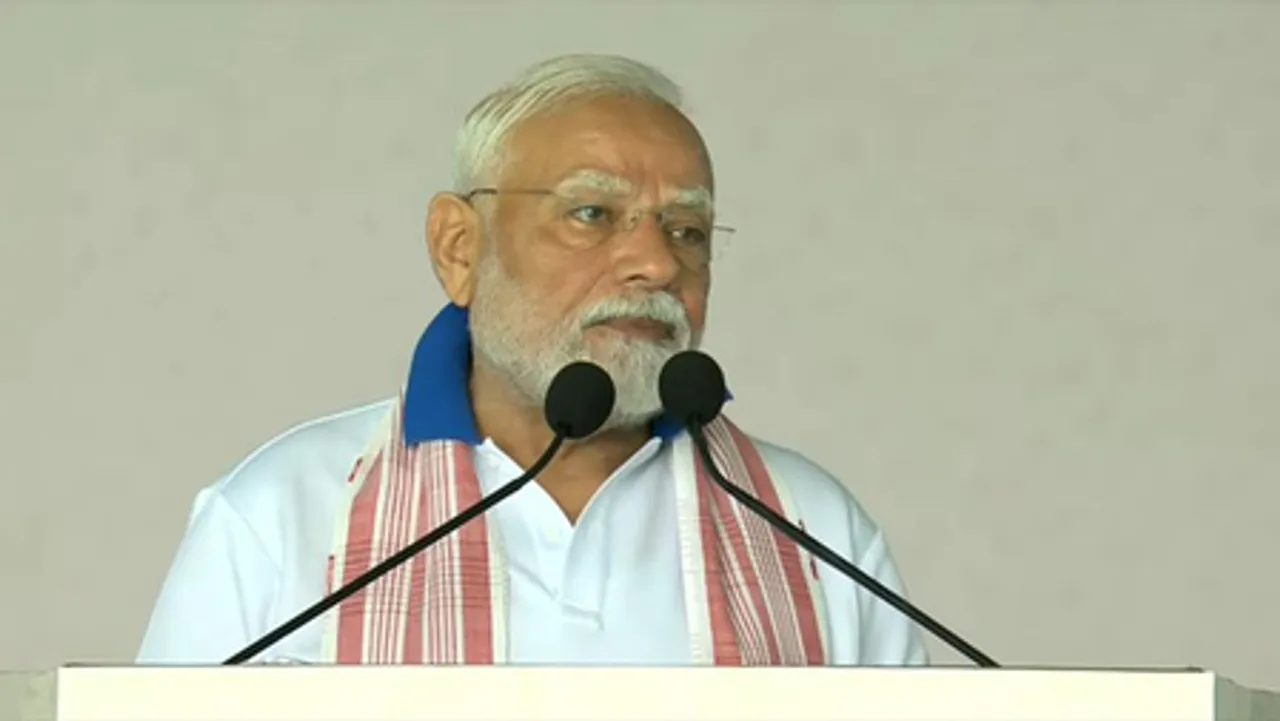 योगांध्र 2025: विशाखापत्तनम में पीएम मोदी बोले, 'दुनिया तनाव से गुजर रही है, मेरी अपील है योग को ग्लोबल पार्टनरशिप का माध्यम बनाएं।'