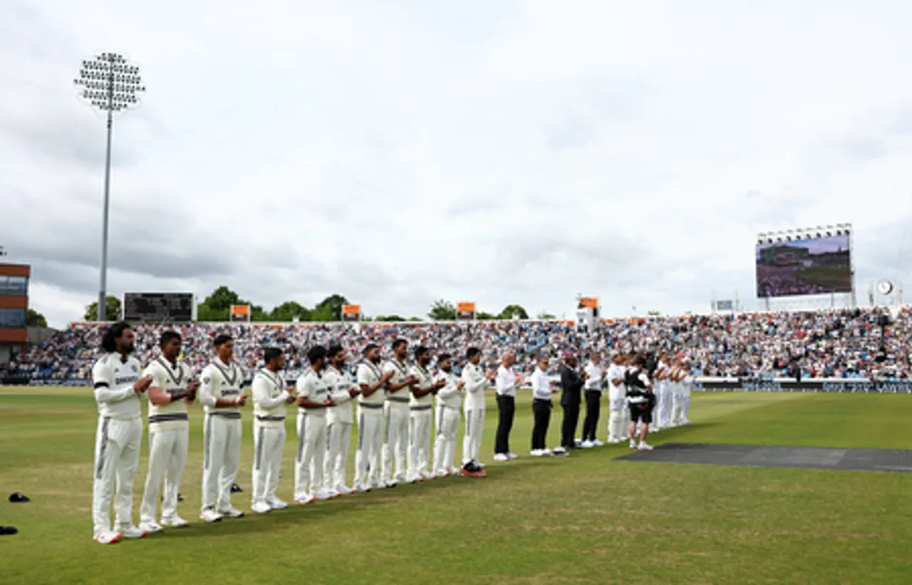 1st Test: India, England players wear black armbands to pay respect to David Lawrence (Credit: BCCI)