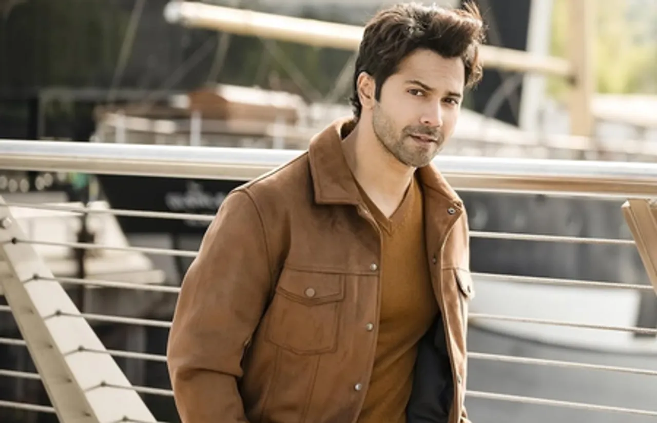 वरुण धवन ने जवानों संग किया 'नकल पुश-अप' चैलेंज,  वायरल हुआ वीडियो!