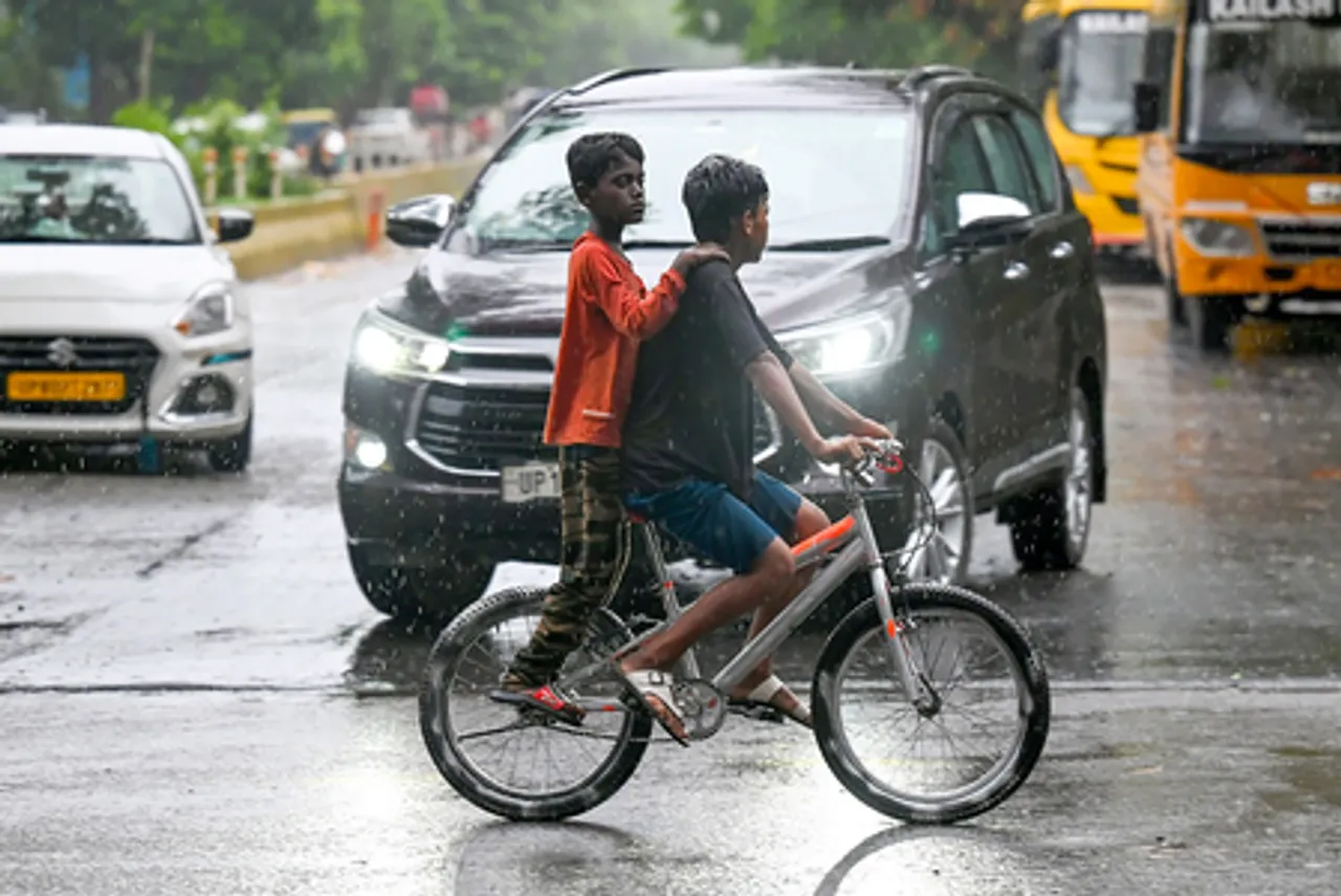 दिल्ली एनसीआर में इस हफ्ते हो सकती है गरज चमक के साथ बारिश, मौसम विभाग का येलो अलर्ट है जारी