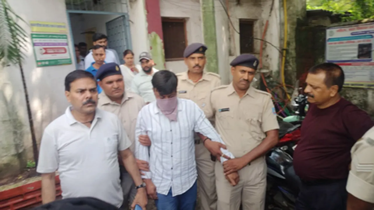 झारखंड के धनबाद और लोहरदगा में रिश्वत लेते दो सरकारी कर्मी गिरफ्तार