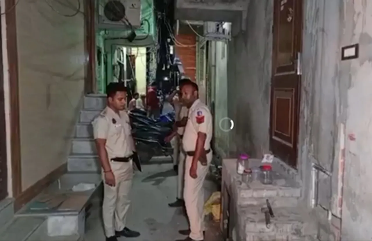 फोन कर घर से बाहर बुलाया, फिर सीने में घोंपा चाकू; दिल्ली के अमन विहार में 10वीं के छात्र की हत्या