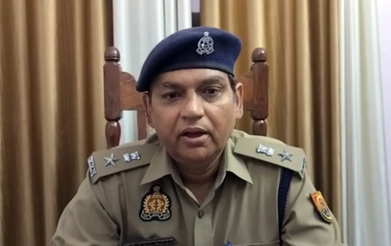 उत्तर प्रदेश में एक प्राईवेट बस ट्रक से टकराई तीन की मौत