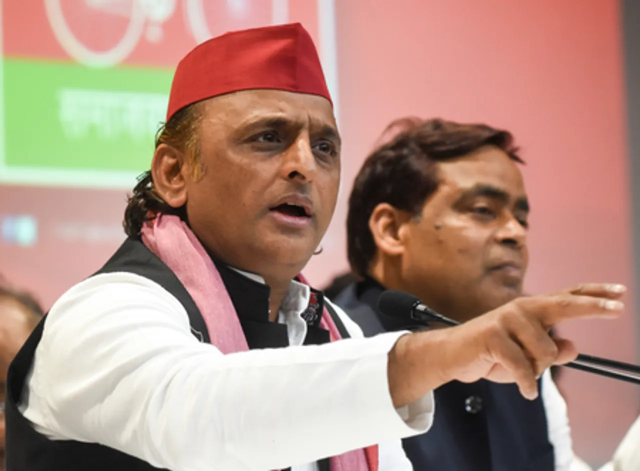 गाजीपुर में गरीब घर-परिवारों को उजाड़ा जा रहा है, वो बेहद निंदनीय : अखिलेश यादव