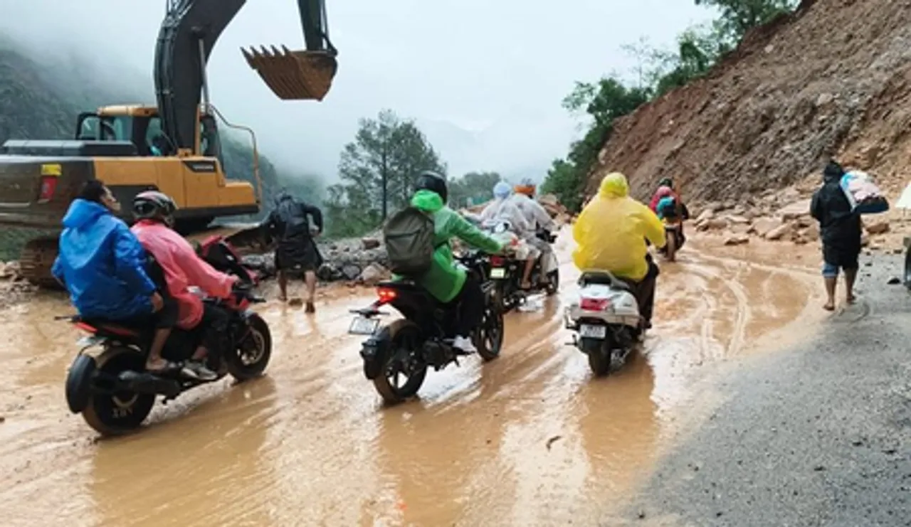 उत्तराखंड: उत्तरकाशी के बलिगढ़ में बादल फटा, आठ लापता