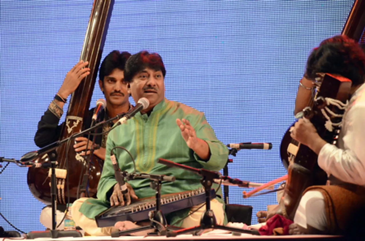 'आओगे जब तुम हो साजना...' के बाद युवाओं में बढ़ा उस्ताद राशिद खान का क्रेज