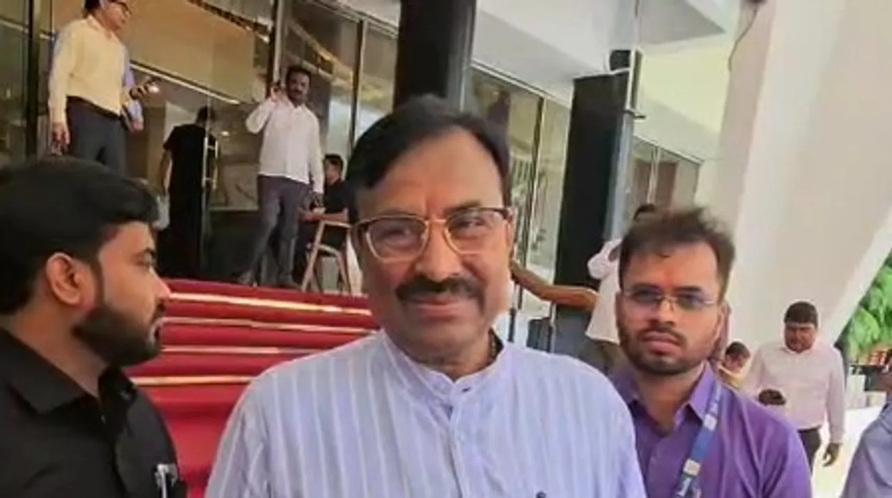 भाषा विवाद पर बोले भाजपा नेता सुधीर मुनगंटीवार-अंग्रेजी पर नहीं हिंदी पर विवाद, यह दुर्भाग्यपूर्ण है