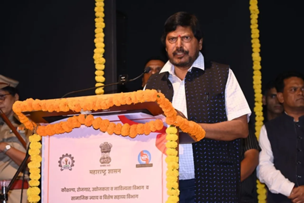 'हिंदी को लेकर फडणवीस सरकार ने पहले ही मारा सिक्सर': भाषा विवाद पर रामदास आठवले का बयान