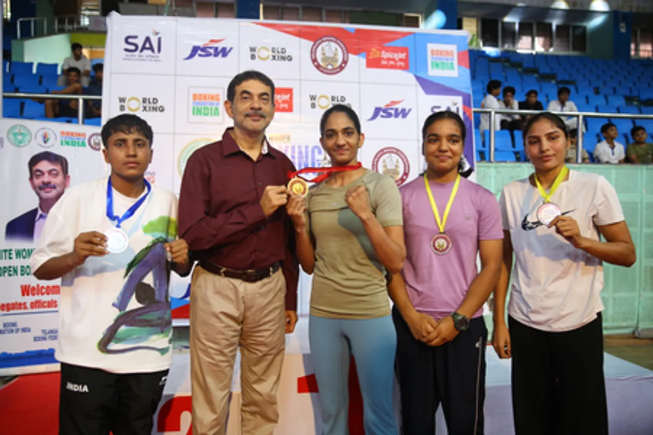 Railways bag team title as top stars Nitu Ghanghas, Lovlina Borgohain shine; Nikhat Zareen out with injury in the finals of Elite Women’s Boxing Tournament 2025 in Hyderabad, Telangana on Tuesday. Photo credit: BFI
