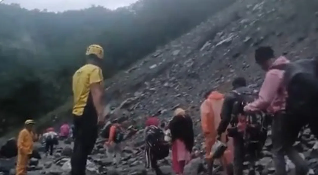 अमरनाथ यात्रा के लिए दूसरा जत्था रवाना, तीर्थयात्रियों ने सुरक्षा व्यवस्था के लिए सरकार की तारीफ की
