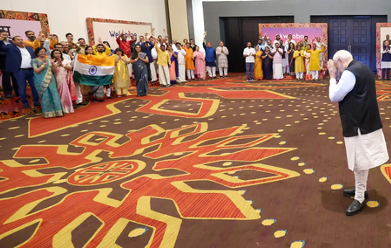 PM Modi Receives Welcome by Indian community