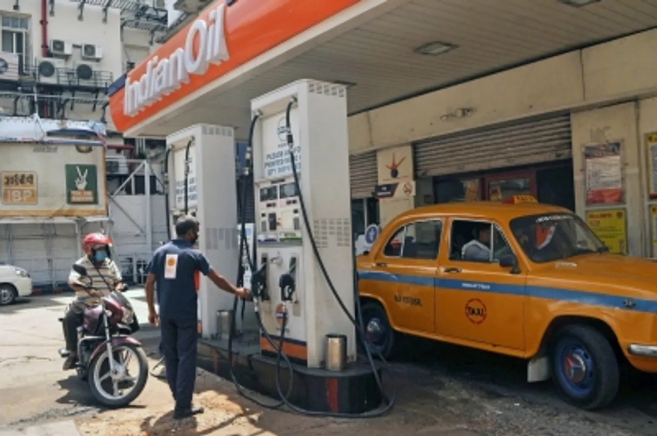 Indian Oil using solar power at 36,000 retail outlets in push to green energy: Hardeep Puri