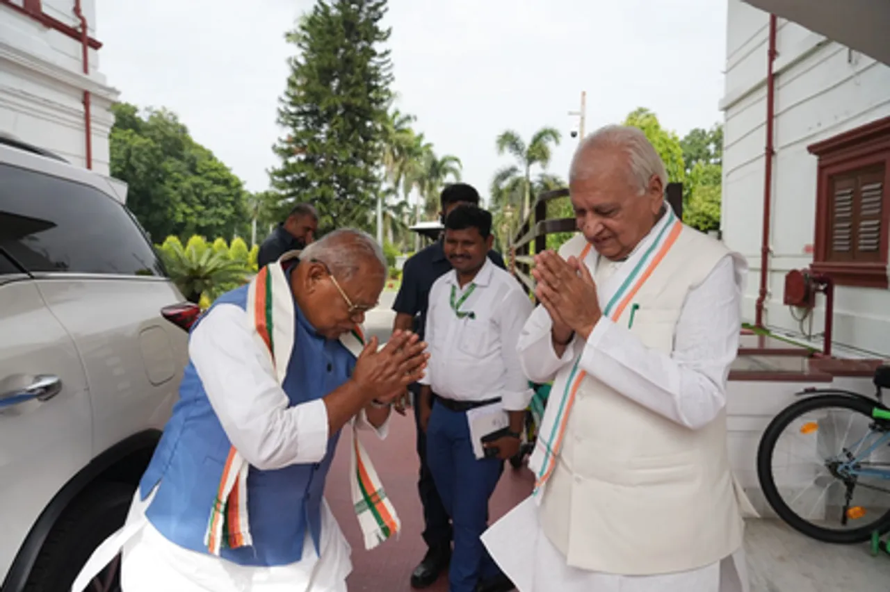 जीतन राम मांझी ने राज्यपाल आरिफ मोहम्मद खान से की मुलाकात