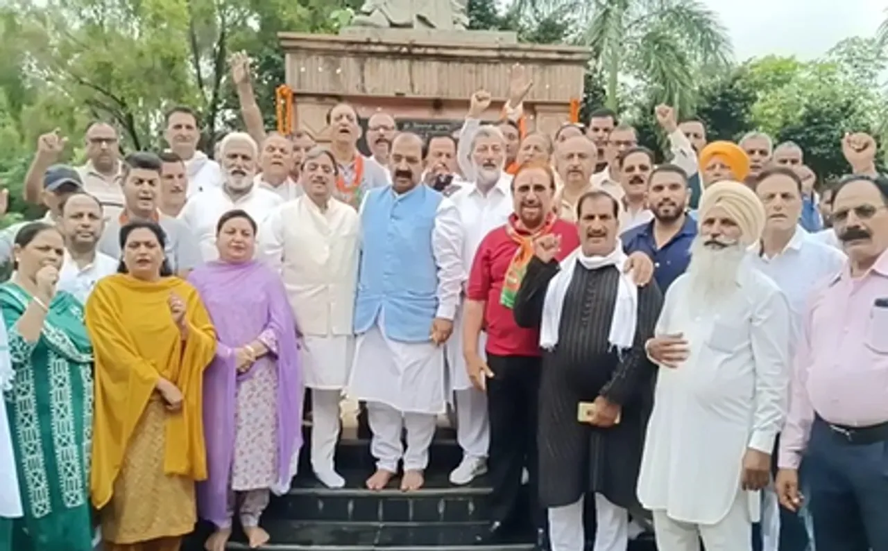 डॉ. श्यामा प्रसाद मुखर्जी की जयंती पर पठानकोट में श्रद्धांजलि सभा, भाजपा नेताओं ने बलिदान को किया याद