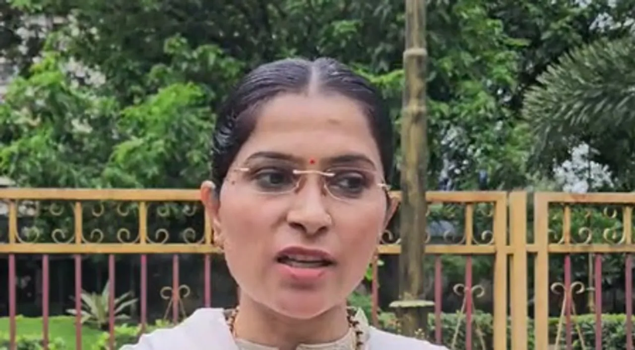 अयोघ्या पौल का निरहुआ पर हमला, बोलीं- उनका व्यवहार नहीं बदला तो शिवसेना स्टाइल में देंगे जवाब