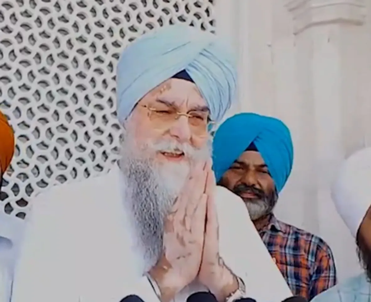 पंजाब विधानसभा के स्पीकर ने स्वर्ण मंदिर में टेका मथा, कुंवर विजय प्रताप पर टिप्पणी करने से किया इनकार